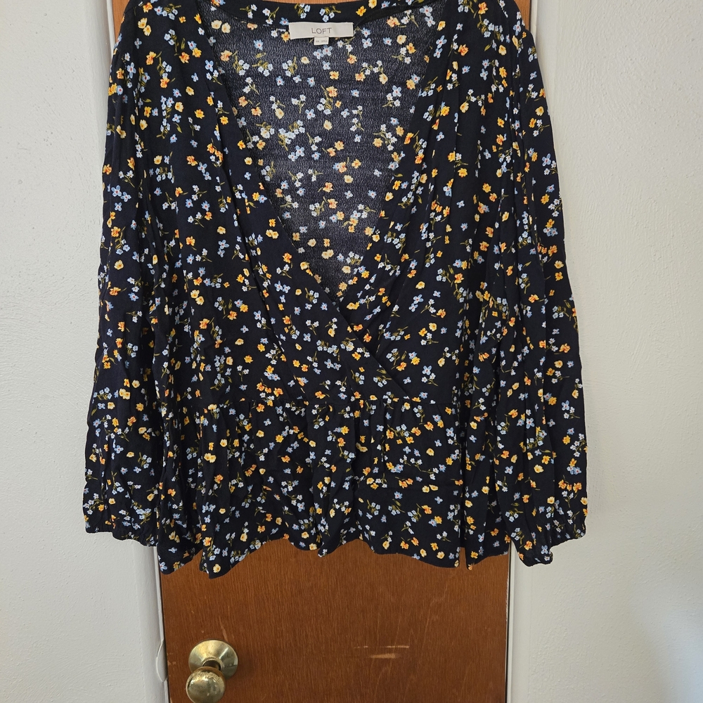 LOFT Women's Floral Wrap Top - Black and Blue